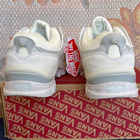 Vans Men’s Amzn Trailhead
Blanc De Blancmarshmallow
VN0A7TO2ASJ
Sneakers G - Picture 14 of 16